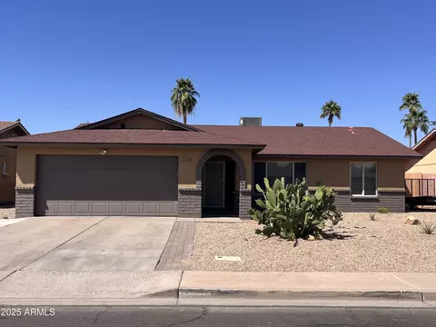 2130 W Devonshire St, Mesa, AZ 85201
