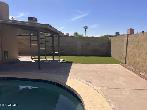 Exterior - 2130 W Devonshire St, Mesa, AZ 85201 photo 6 of 7