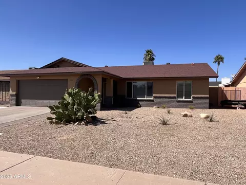 Exterior - 2130 W Devonshire St, Mesa, AZ 85201 photo 3 of 7