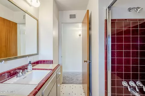 Bath - 1945 E Solano Dr, Phoenix, AZ 85016 photo 4 of 4