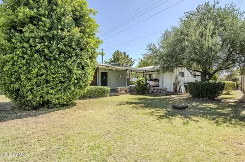 Exterior - 1945 E Solano Dr, Phoenix, AZ 85016 photo 6 of 10