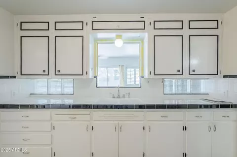 Kitchen - 1945 E Solano Dr, Phoenix, AZ 85016 photo 2 of 2