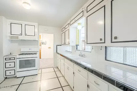 Kitchen - 1945 E Solano Dr, Phoenix, AZ 85016 photo 1 of 2