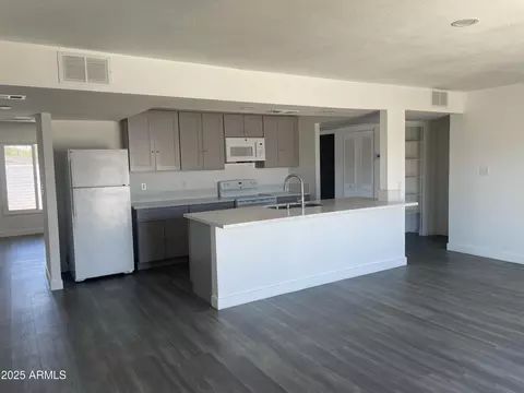 4210 W Solano Dr, Phoenix, AZ 85019 photo 11