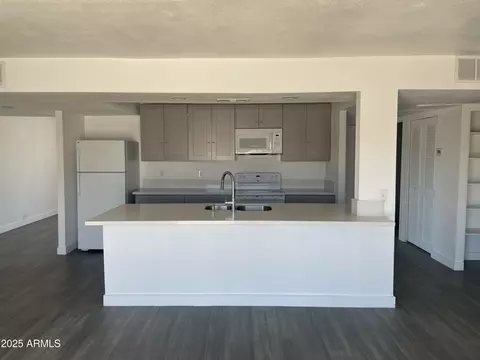 4210 W Solano Dr, Phoenix, AZ 85019 photo 10