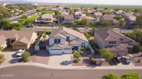 View/Area - 2977 E County Down Dr, Chandler, AZ 85249 photo 2 of 8