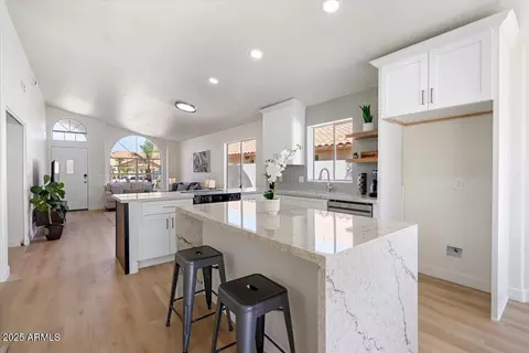 9829 W Mohawk Ln, Peoria, AZ 85382