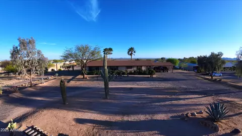 23335 W Staghorn Ln, Congress, AZ 85332