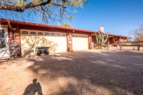 Exterior - 8144 E Dakota Rd, Hereford, AZ 85615 photo 5 of 19