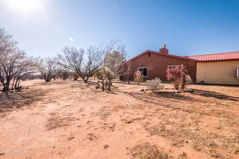 Exterior - 8144 E Dakota Rd, Hereford, AZ 85615 photo 16 of 19
