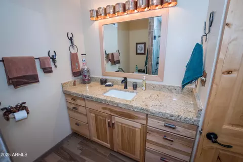 Bath - 8144 E Dakota Rd, Hereford, AZ 85615 photo 4 of 7