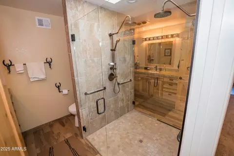 Bath - 8144 E Dakota Rd, Hereford, AZ 85615 photo 3 of 7