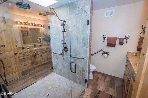 Bath - 8144 E Dakota Rd, Hereford, AZ 85615 photo 5 of 7