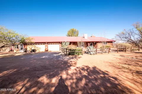 8144 E Dakota Rd, Hereford, AZ 85615