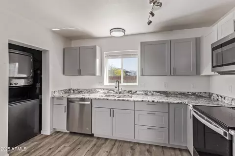Kitchen - 115 S Stardust Ln, Apache Junction, AZ 85120 photo 2 of 3