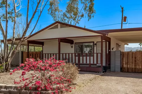 Exterior - 115 S Stardust Ln, Apache Junction, AZ 85120 photo 4 of 10