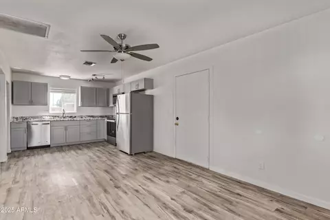 Living - 115 S Stardust Ln, Apache Junction, AZ 85120 photo 3 of 4