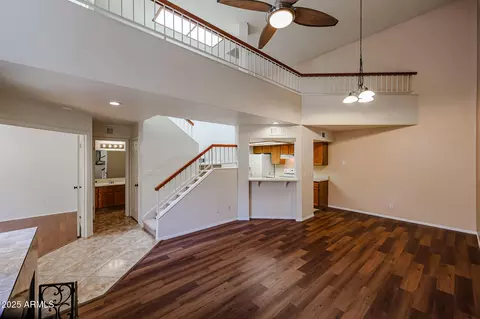 10 E Betty Elyse Ln, Phoenix, AZ 85022 photo 3