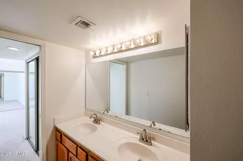 10 E Betty Elyse Ln, Phoenix, AZ 85022 photo 23