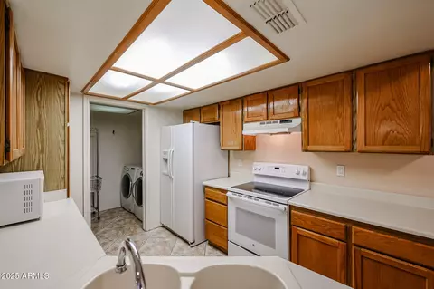 10 E Betty Elyse Ln, Phoenix, AZ 85022 photo 5