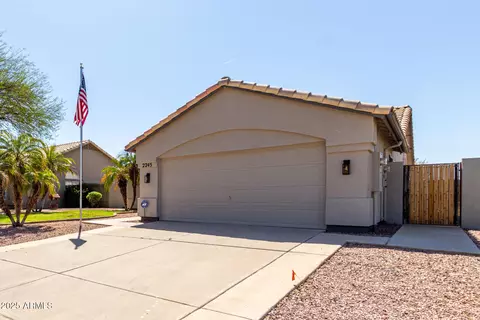 2245 E Sherri Dr, Gilbert, AZ 85296 photo 4