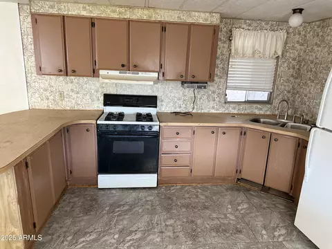 348 W Byrd Ave, Coolidge, AZ 85128 photo 8