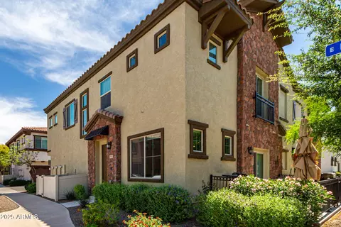 2722 S Cavalier Dr #101, Gilbert, AZ 85295