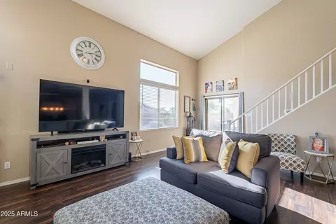 8127 W Florence Ave, Phoenix, AZ 85043