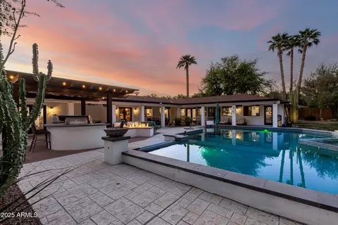 Exterior - 8031 N 12th Ave, Phoenix, AZ 85021 photo 13 of 18