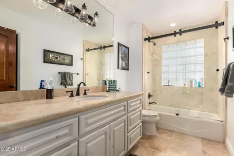 Bath - 8031 N 12th Ave, Phoenix, AZ 85021 photo 6 of 7