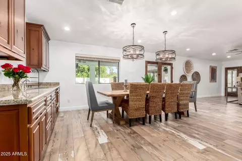 Dining - 8031 N 12th Ave, Phoenix, AZ 85021 photo 1 of 2