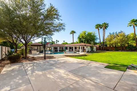 Exterior - 8031 N 12th Ave, Phoenix, AZ 85021 photo 8 of 18