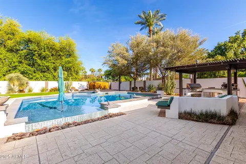 Exterior - 8031 N 12th Ave, Phoenix, AZ 85021 photo 2 of 18