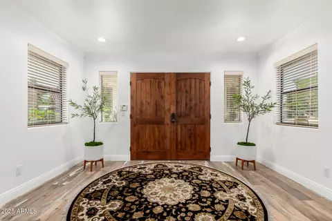 Entry Way - 8031 N 12th Ave, Phoenix, AZ 85021 photo 1 of 2