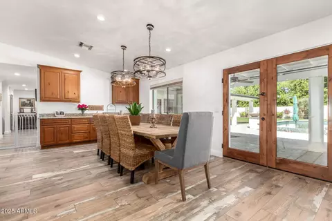 Dining - 8031 N 12th Ave, Phoenix, AZ 85021 photo 2 of 2