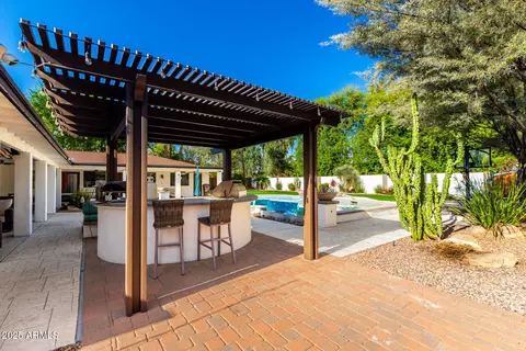Exterior - 8031 N 12th Ave, Phoenix, AZ 85021 photo 6 of 18