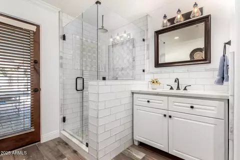 Bath - 8031 N 12th Ave, Phoenix, AZ 85021 photo 7 of 7