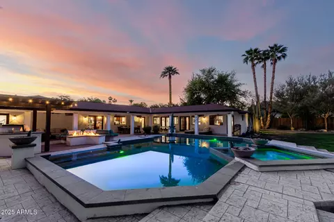 Exterior - 8031 N 12th Ave, Phoenix, AZ 85021 photo 17 of 18