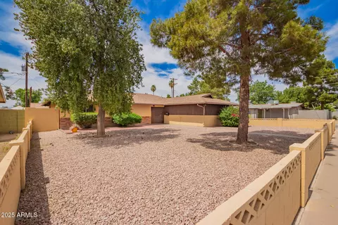 Exterior - 6720 N 42nd Dr, Phoenix, AZ 85019 photo 1 of 6