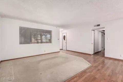 Living - 6720 N 42nd Dr, Phoenix, AZ 85019 photo 2 of 5