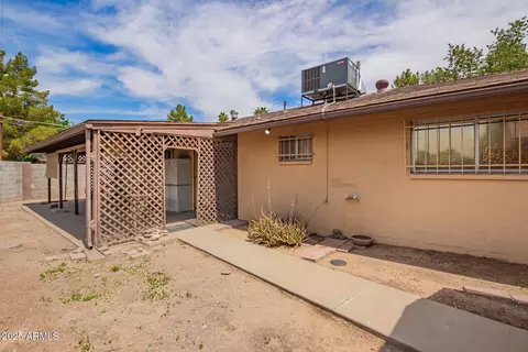 Exterior - 6720 N 42nd Dr, Phoenix, AZ 85019 photo 3 of 6