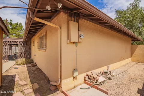 Exterior - 6720 N 42nd Dr, Phoenix, AZ 85019 photo 6 of 6