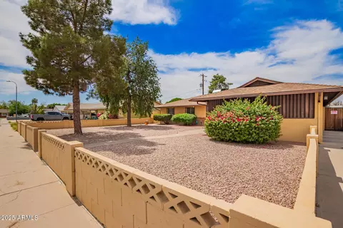Exterior - 6720 N 42nd Dr, Phoenix, AZ 85019 photo 2 of 6