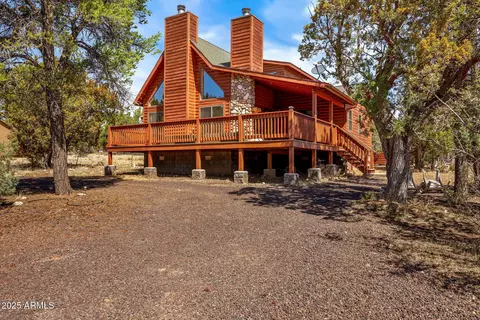2212 Two Bit St, Overgaard, AZ 85933