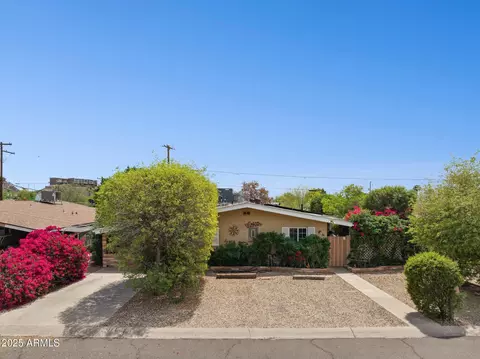 Exterior - 911 E Alice Ave, Phoenix, AZ 85020 photo 2 of 13