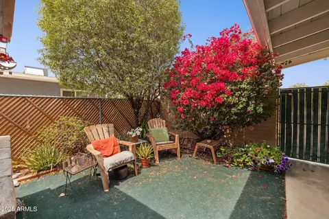Exterior - 911 E Alice Ave, Phoenix, AZ 85020 photo 5 of 13