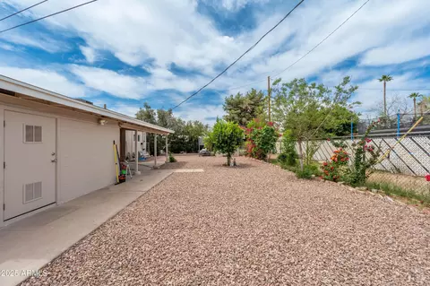 Exterior - 1934 W Colter St, Phoenix, AZ 85015 photo 5 of 7