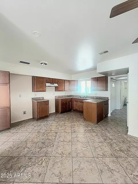 Kitchen - 1934 W Colter St, Phoenix, AZ 85015 photo 3 of 3