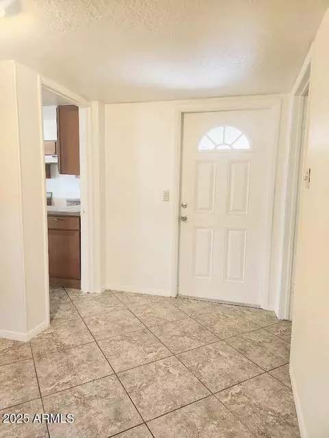 Entry Way - 1934 W Colter St, Phoenix, AZ 85015 photo 2 of 3