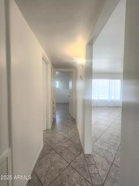 Entry Way - 1934 W Colter St, Phoenix, AZ 85015 photo 1 of 3